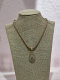 COLLAR CON MEDALLON VIRGEN MILAGROSA