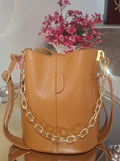 Bolso Piel Color Camel  Modelo Cubo